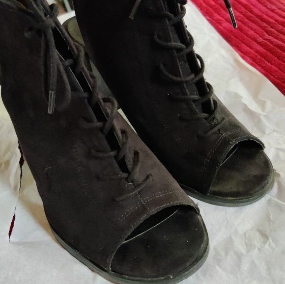 🗺️ Atmosphere Size 6, Faux Suede OPEN BACK PEEP TOE BLOCK HEELED BOOTS, Trendy - Picture 3 of 13